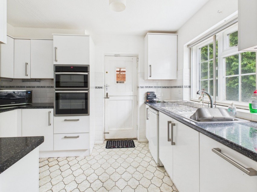 Images for Amersham, Buckinghamshire EAID:2640919782 BID:AME
