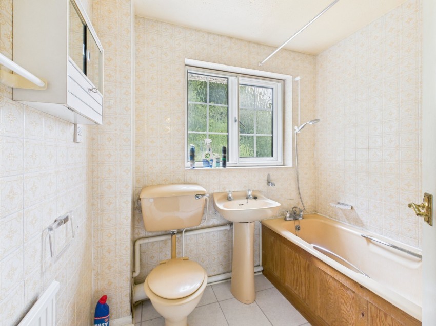 Images for Amersham, Buckinghamshire EAID:2640919782 BID:AME