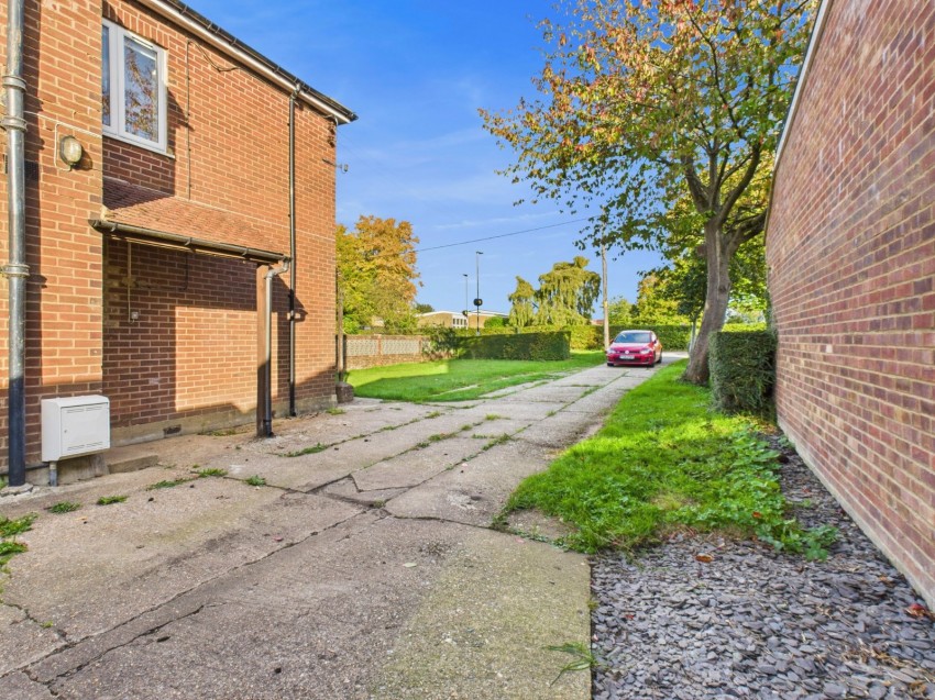 Images for Holmer Green, High Wycombe EAID:2640919782 BID:AME