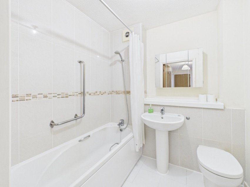 Images for Amersham, Buckinghamshire EAID:2640919782 BID:AME