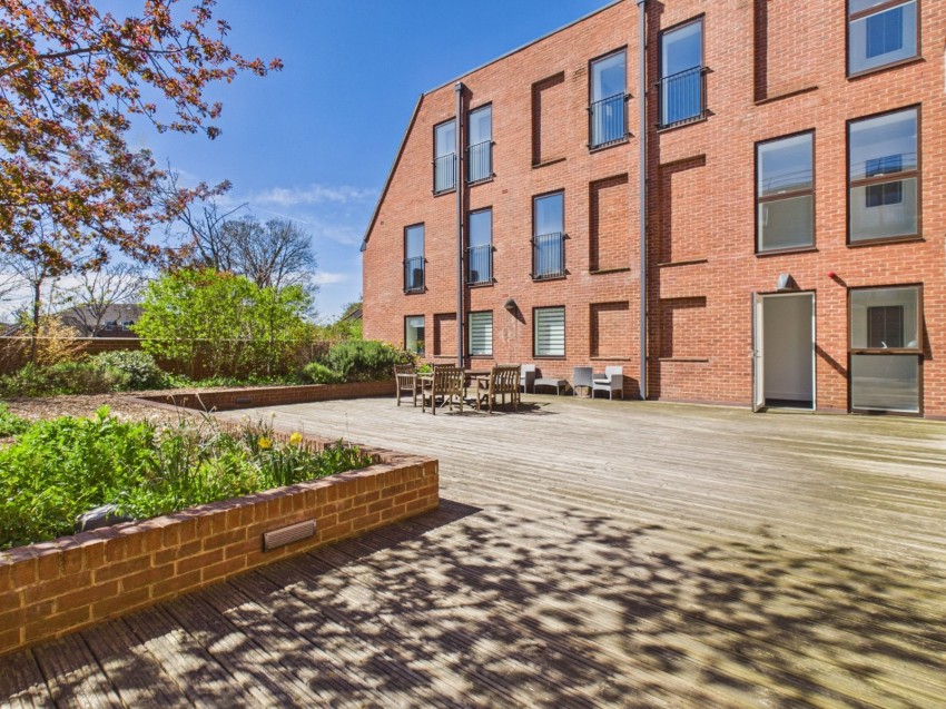 Images for Sycamore Road, 75 Sycamore Road, Amersham, Buckinghamshire EAID:2640919782 BID:AME