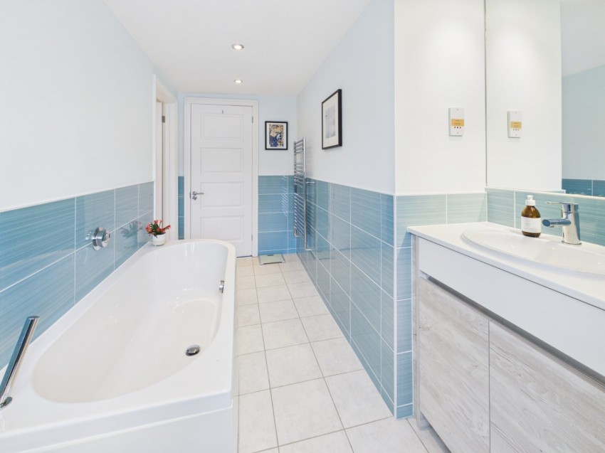 Images for Amersham, Buckinghamshire EAID:2640919782 BID:AME