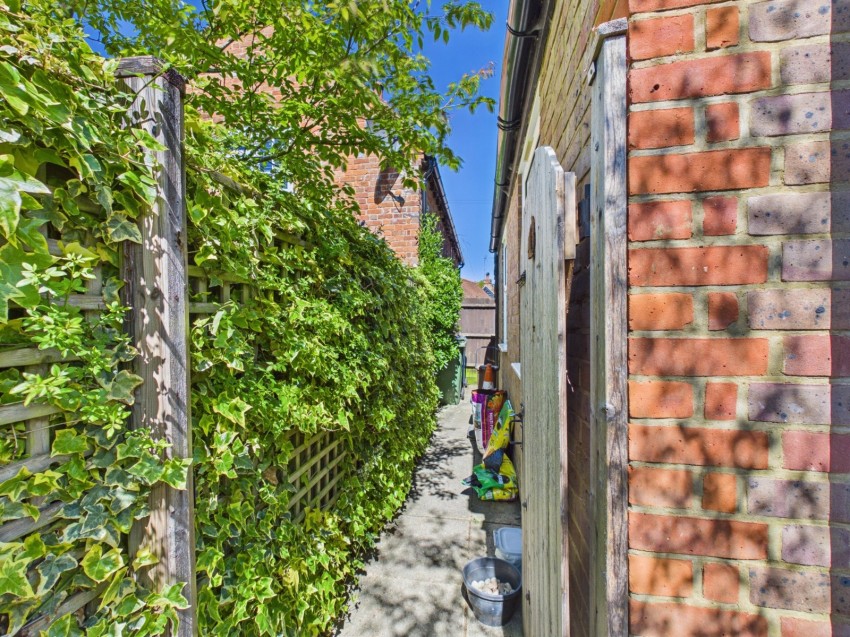 Images for Amersham, Buckinghamshire EAID:2640919782 BID:AME