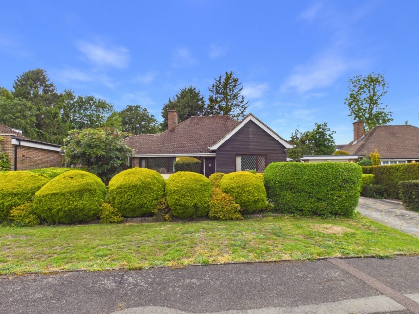 Images for Chesham Bois, Amersham, Buckinghamshire EAID:2640919782 BID:AME