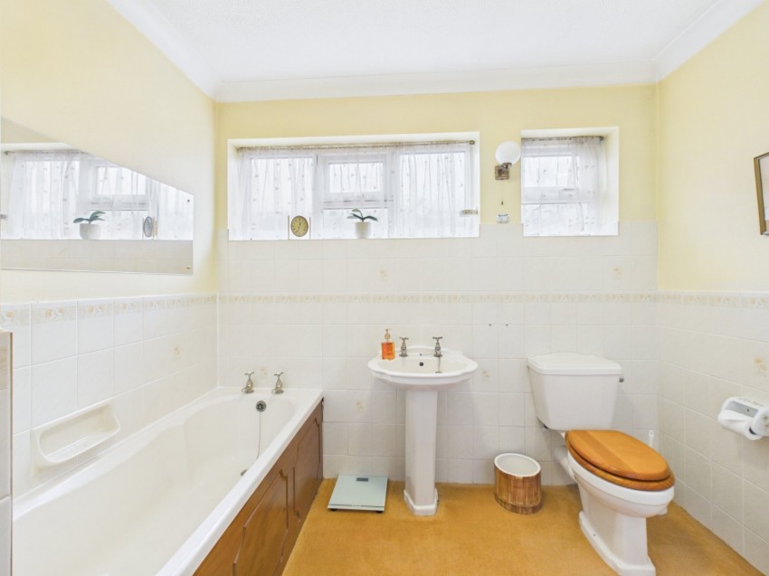 Images for Chesham Bois, Amersham, Buckinghamshire EAID:2640919782 BID:AME