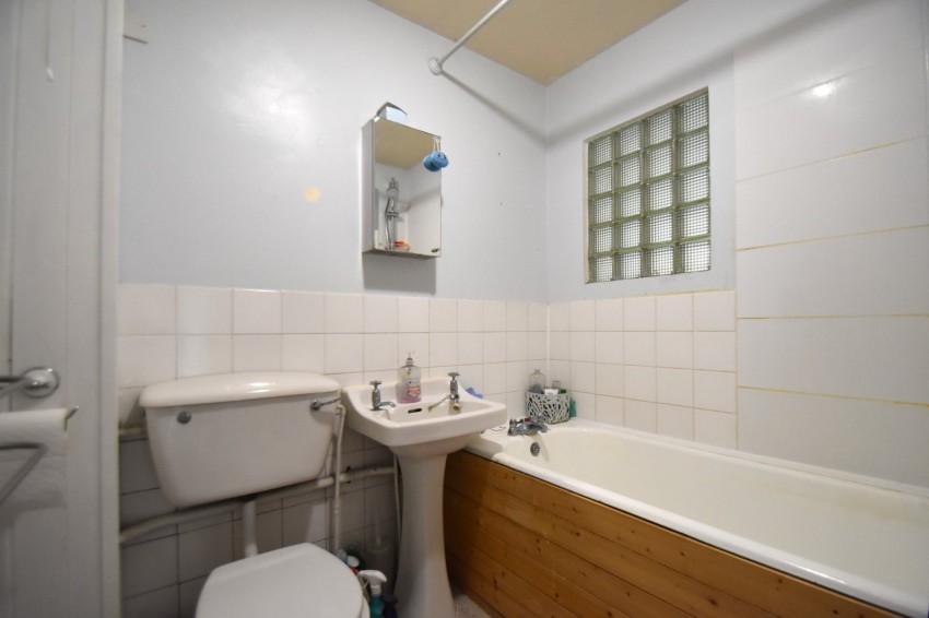 Images for Waterside, Chesham, Buckinghamshire EAID:2640919782 BID:CHL