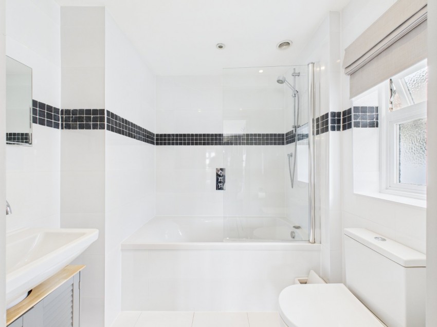 Images for Chalfont St. Giles EAID:2640919782 BID:CSG