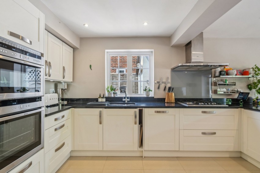 Images for Chalfont St. Giles EAID:2640919782 BID:CSG