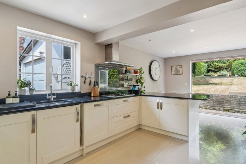 Images for Chalfont St. Giles EAID:2640919782 BID:CSG