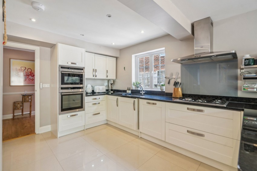 Images for Chalfont St. Giles EAID:2640919782 BID:CSG