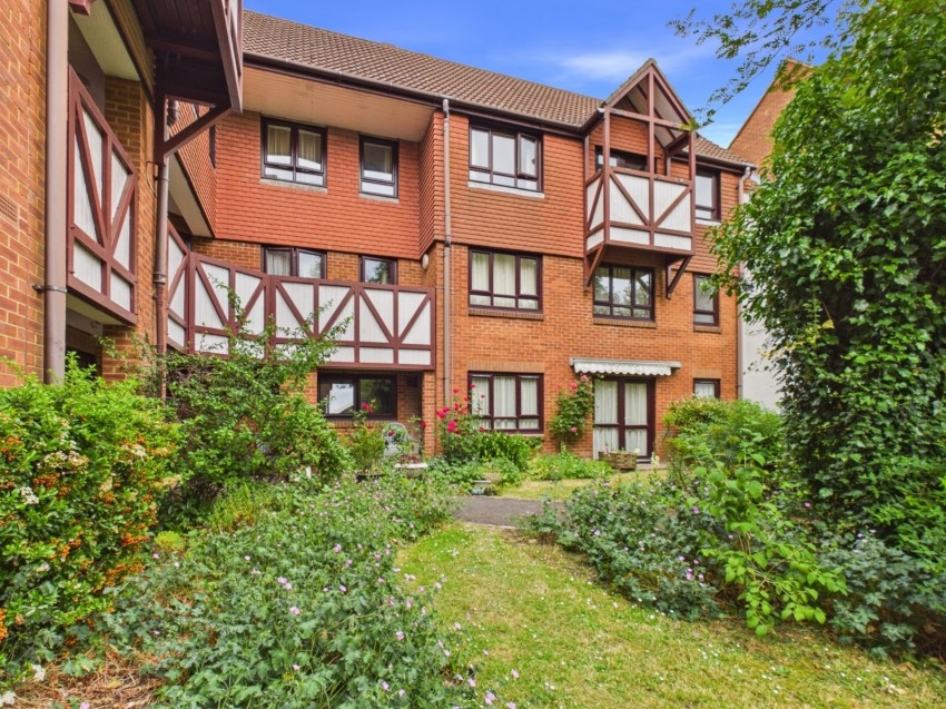 Images for Amersham, Buckinghamshire EAID:2640919782 BID:AME