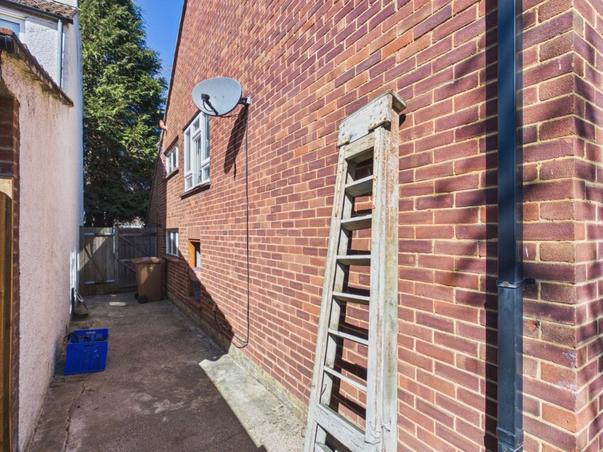 Images for Ashford, Surrey EAID:2640919782 BID:ASH