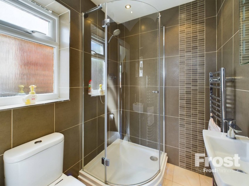 Images for Staines-upon-Thames, Surrey EAID:2640919782 BID:STA