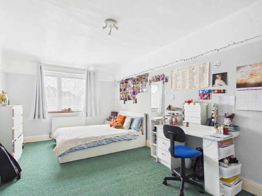 Images for Staines-upon-Thames, Surrey EAID:2640919782 BID:STA