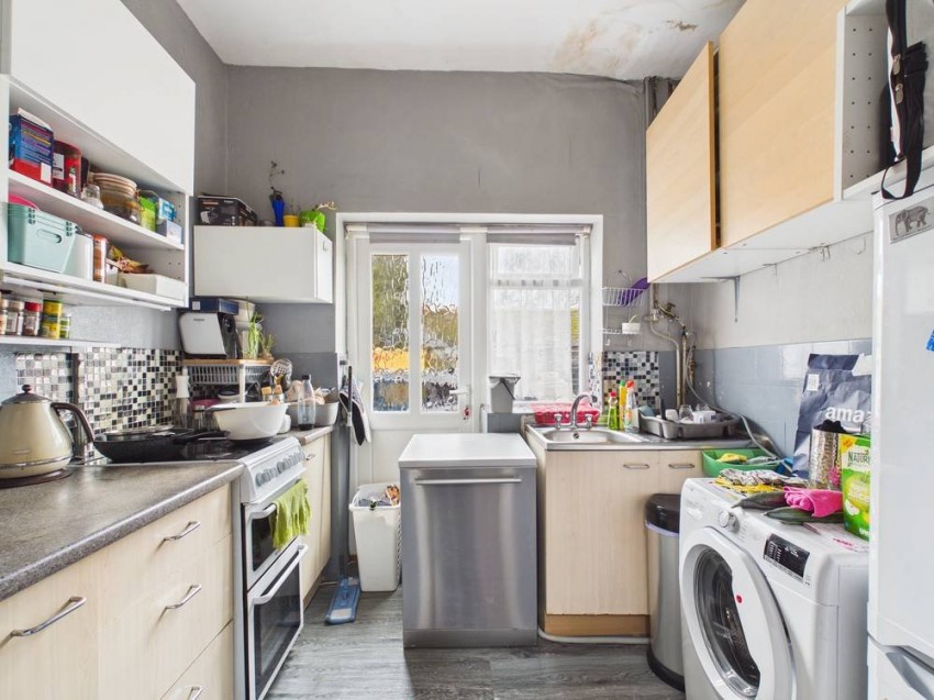 Images for Staines-upon-Thames, Surrey EAID:2640919782 BID:STA