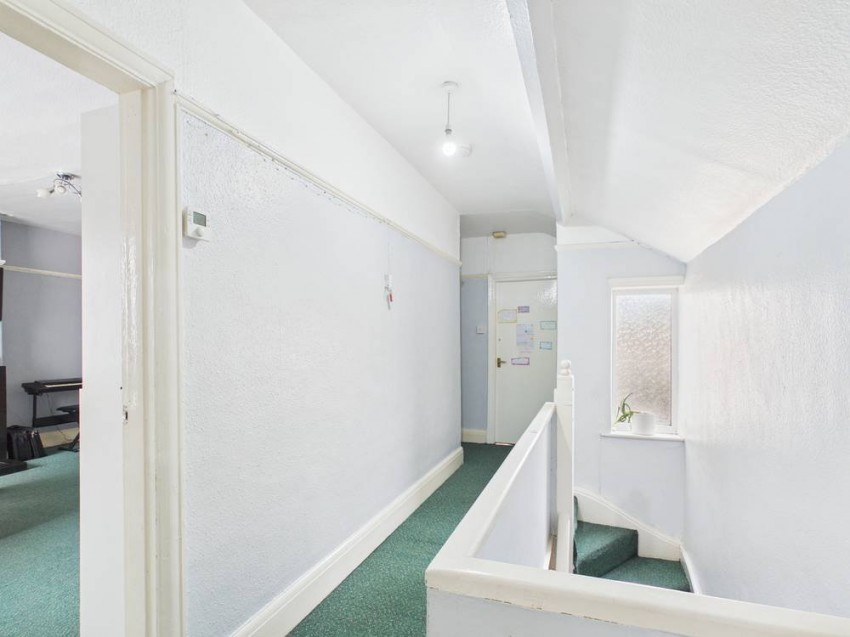 Images for Staines-upon-Thames, Surrey EAID:2640919782 BID:STA