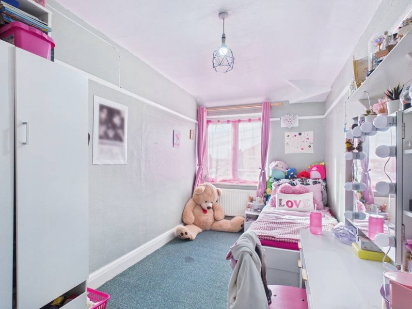 Images for Staines-upon-Thames, Surrey EAID:2640919782 BID:STA