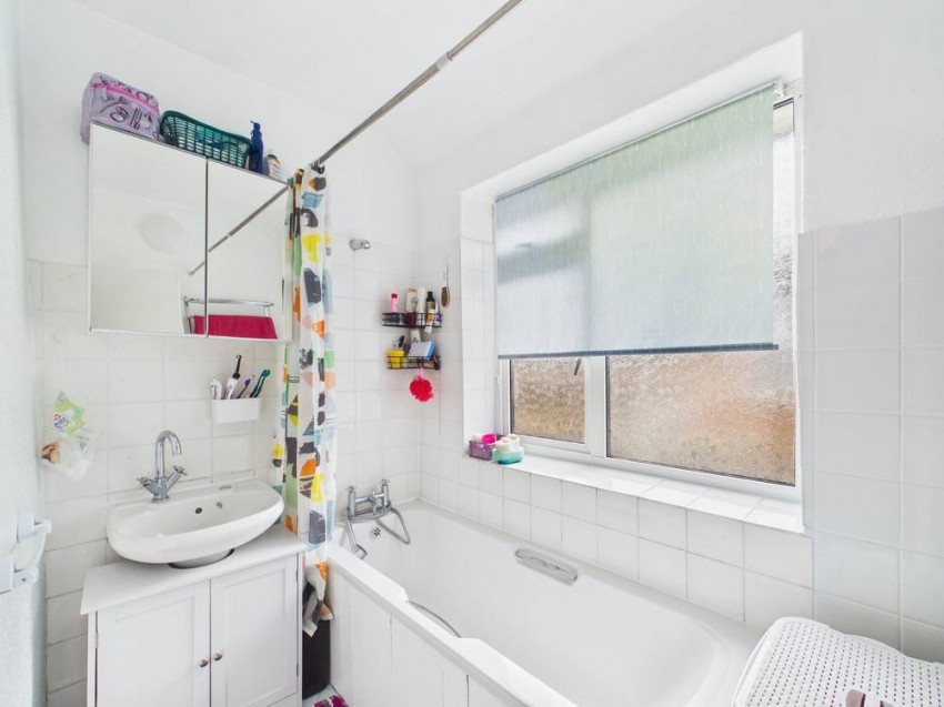 Images for Staines-upon-Thames, Surrey EAID:2640919782 BID:STA