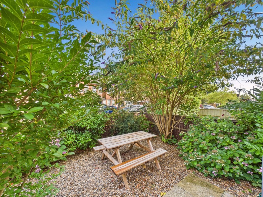 Images for Ashford, Surrey EAID:2640919782 BID:ASH