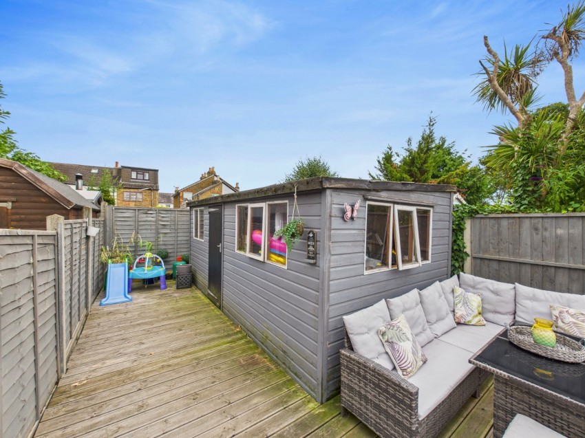 Images for Ashford, Surrey EAID:2640919782 BID:ASH