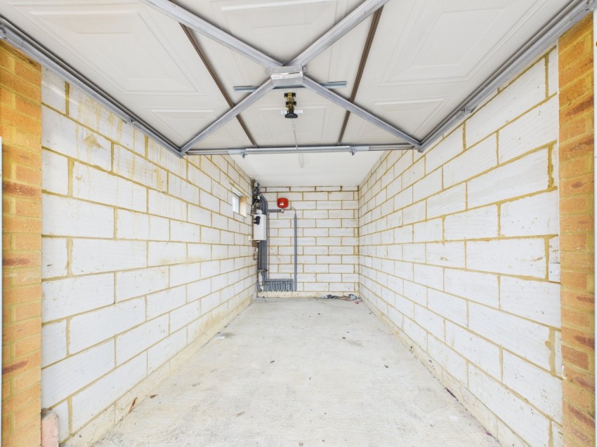 Images for Ashford, Surrey EAID:2640919782 BID:ASH