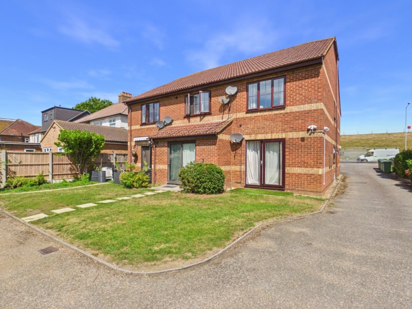 Images for Ashford, Surrey EAID:2640919782 BID:ASH