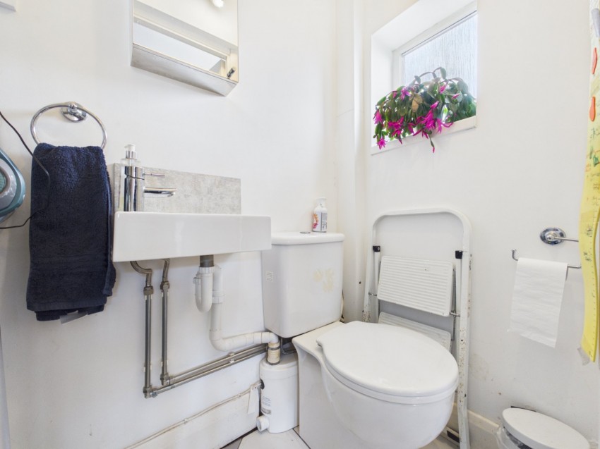 Images for Ashford, Surrey EAID:2640919782 BID:ASH