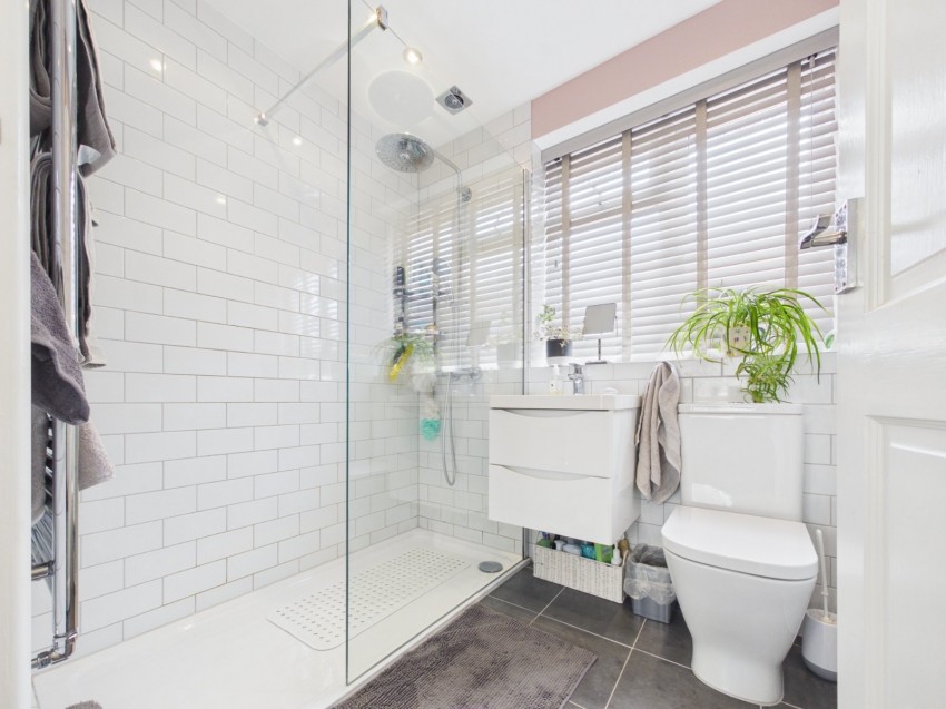 Images for Ashford, Surrey EAID:2640919782 BID:ASH