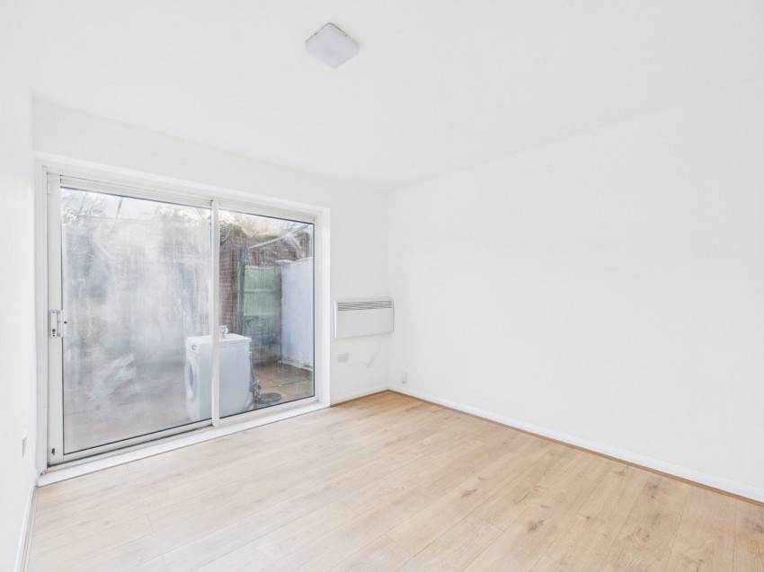 Images for Ashford, Surrey EAID:2640919782 BID:ASH