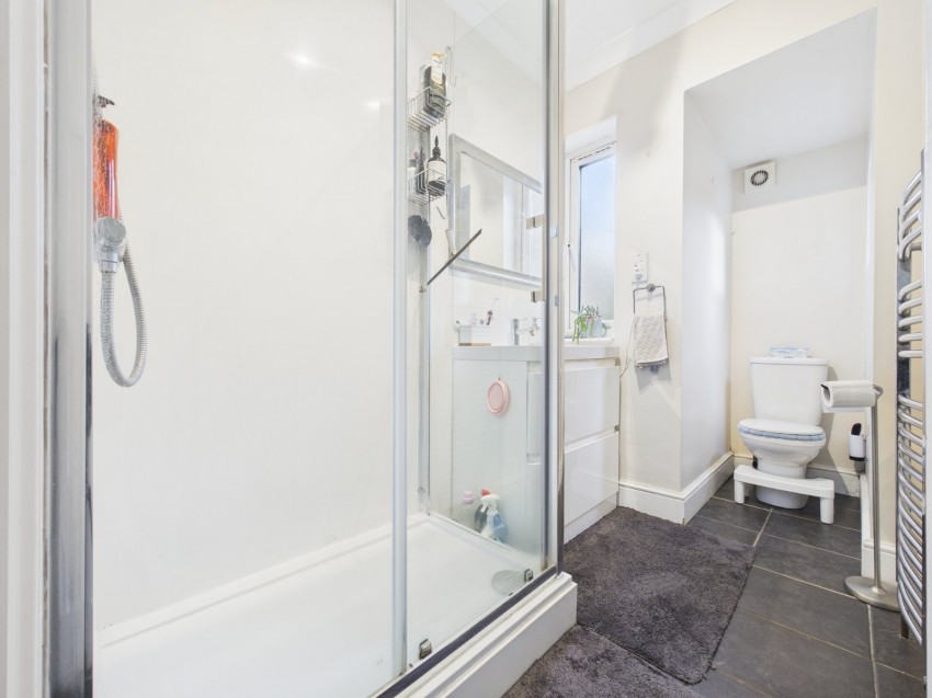 Images for Ashford, Surrey EAID:2640919782 BID:ASH