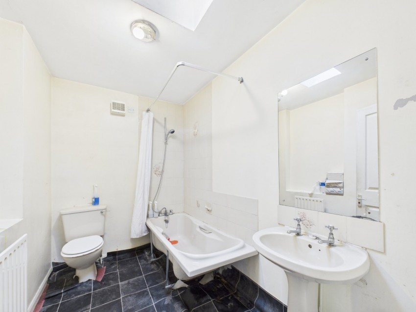 Images for Ashford, Surrey EAID:2640919782 BID:ASH