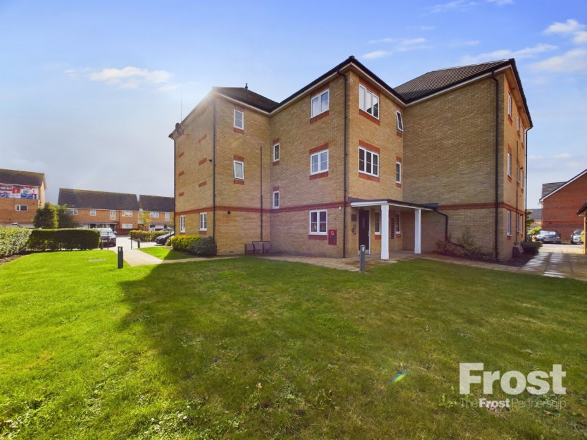Images for Staines-upon-Thames, Surrey EAID:2640919782 BID:ASH
