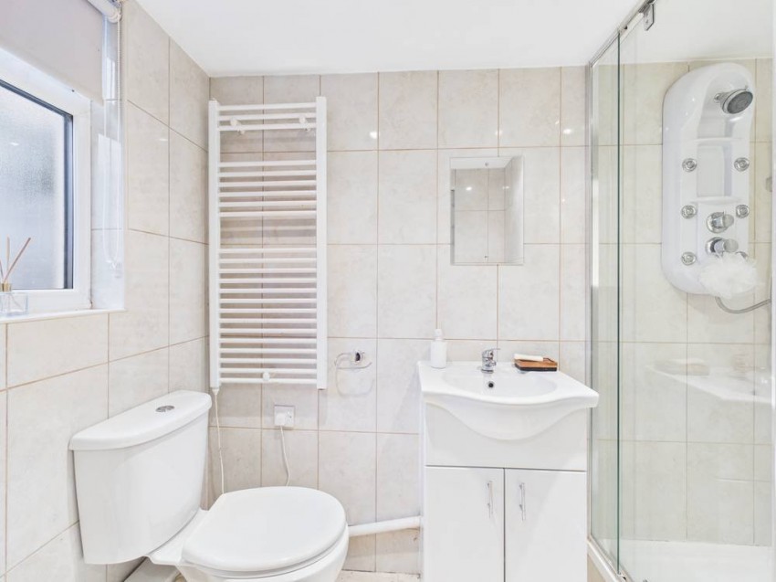 Images for Ashford, Surrey EAID:2640919782 BID:ASH