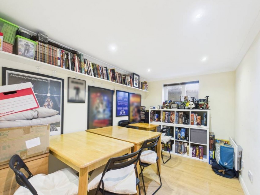 Images for Ashford, Surrey EAID:2640919782 BID:ASH