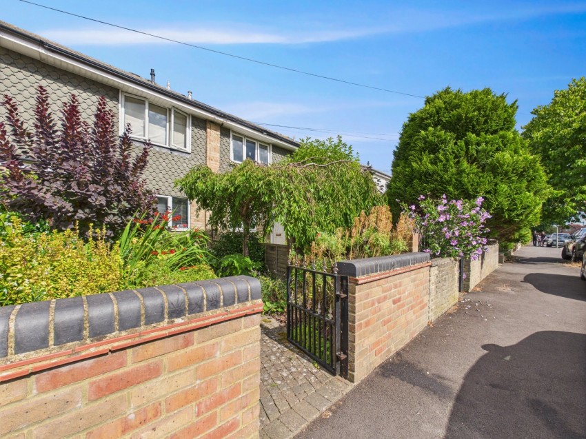 Images for Ashford, Surrey EAID:2640919782 BID:ASH