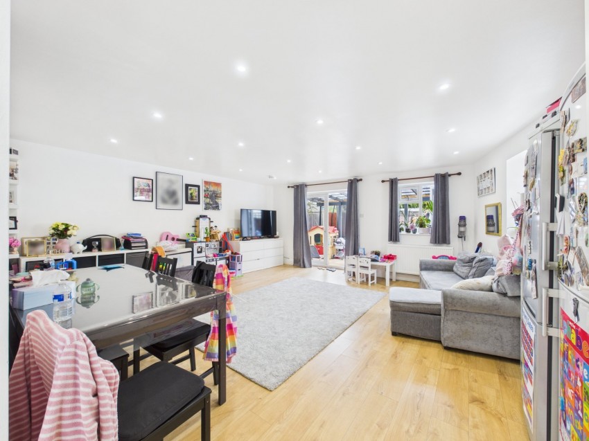 Images for Ashford, Surrey EAID:2640919782 BID:ASH