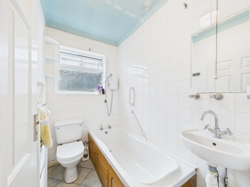 Images for Ashford, Surrey EAID:2640919782 BID:ASH