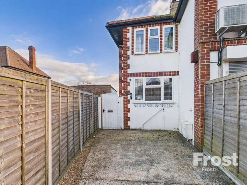 Images for Wraysbury, Berkshire EAID:2640919782 BID:WRA
