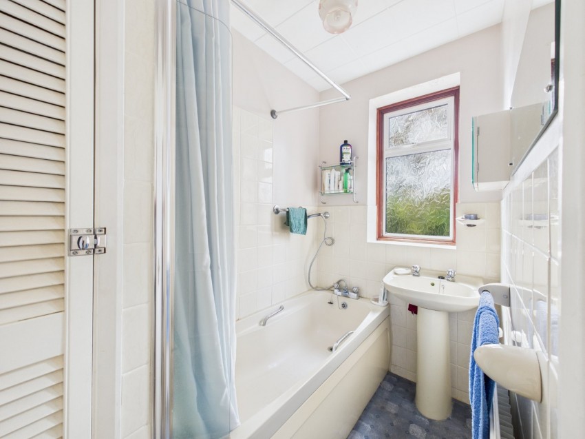 Images for Ashford, Surrey EAID:2640919782 BID:ASH