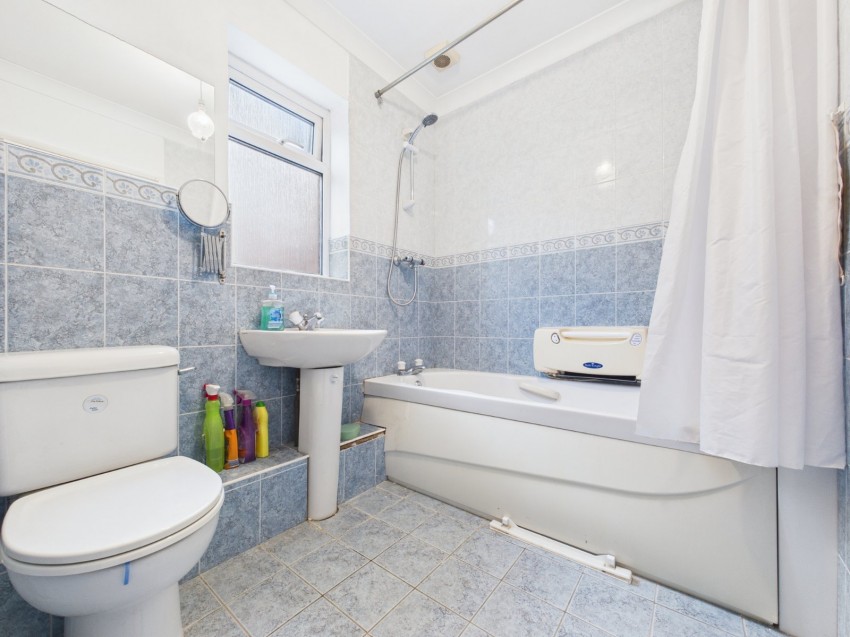 Images for Ashford, Surrey EAID:2640919782 BID:ASH