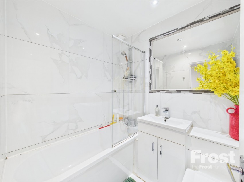 Images for Staines-upon-Thames, Surrey EAID:2640919782 BID:ASH