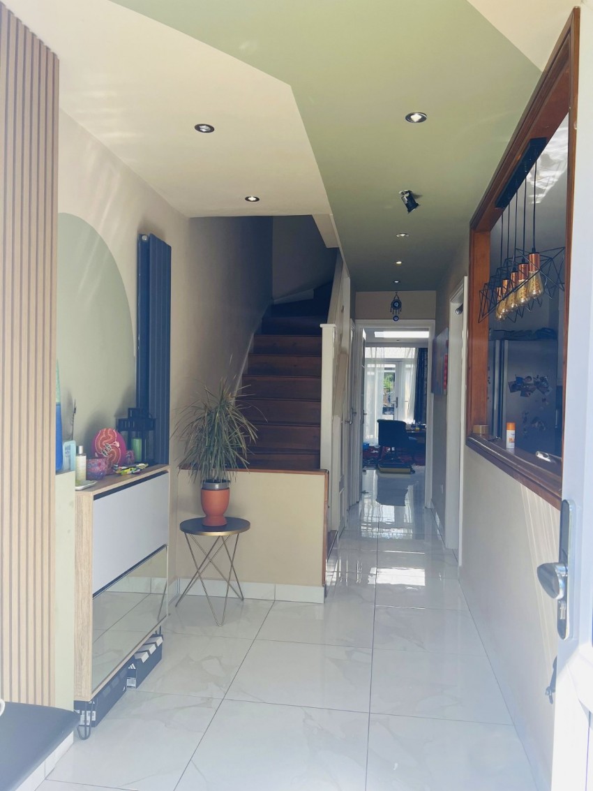 Images for Staines-upon-Thames, Surrey EAID:2640919782 BID:ASH