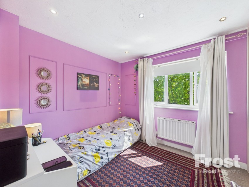 Images for Staines-upon-Thames, Surrey EAID:2640919782 BID:ASH