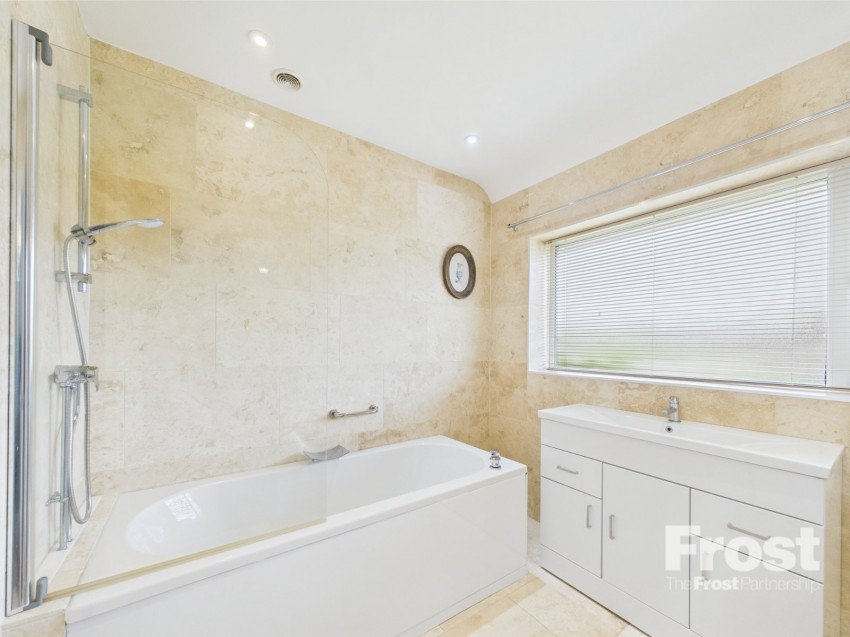 Images for Staines-upon-Thames, Surrey EAID:2640919782 BID:ASH
