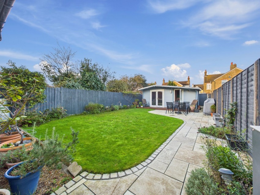 Images for Ashford, Surrey EAID:2640919782 BID:ASH