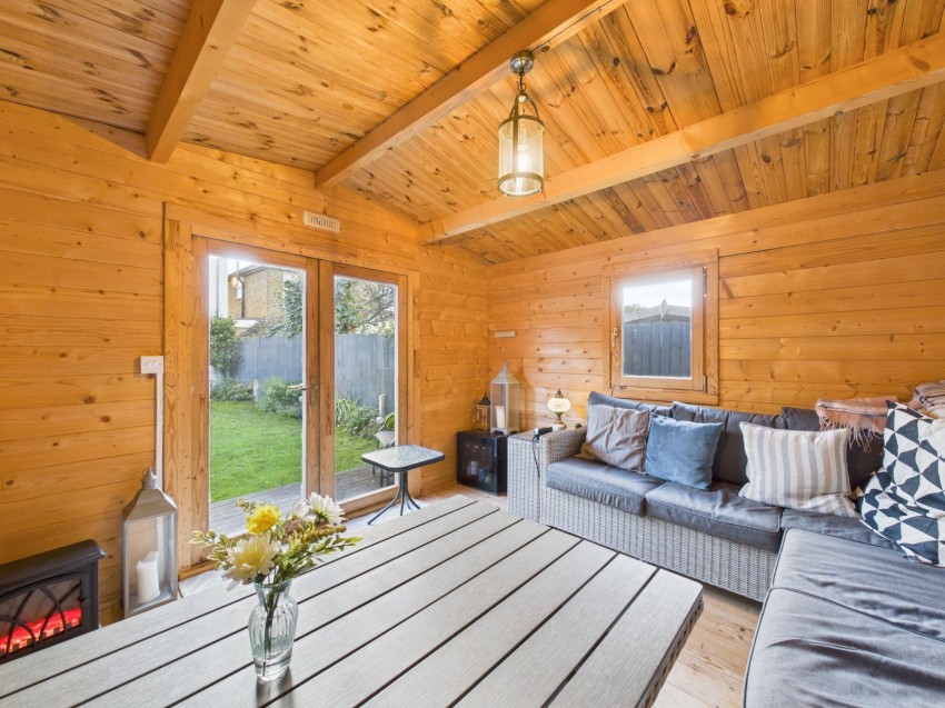 Images for Ashford, Surrey EAID:2640919782 BID:ASH