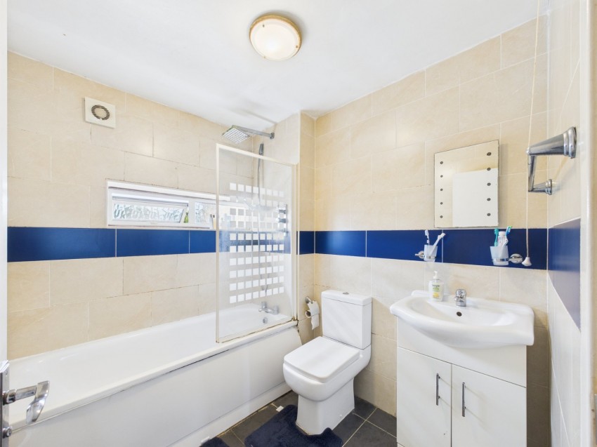 Images for Stanwell, Staines-upon-Thames, Surrey EAID:2640919782 BID:ASH