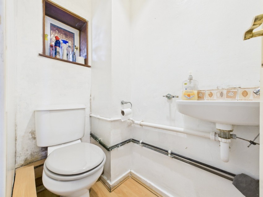 Images for Stanwell, Staines-upon-Thames, Surrey EAID:2640919782 BID:ASH