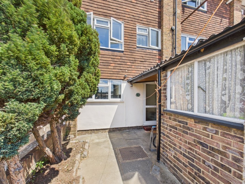 Images for Ashford, Surrey EAID:2640919782 BID:ASH