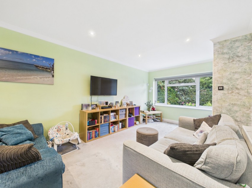 Images for Ashford, Surrey EAID:2640919782 BID:ASH